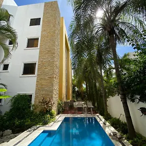 https://las-golondrinas.tulum-hotels.net