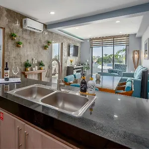  Apartment Luxe Modern-5 Star Area-walk 2 Beach-pool-bbq-view-king Bed Mexico